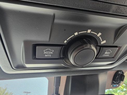 Used 2018 Toyota Tacoma TRD Off-Road AWD/4WD image 26
