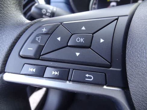 Used 2025 Nissan Versa SV FWD image 14