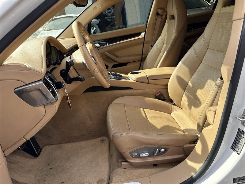 Used 2012 Porsche Panamera image 9
