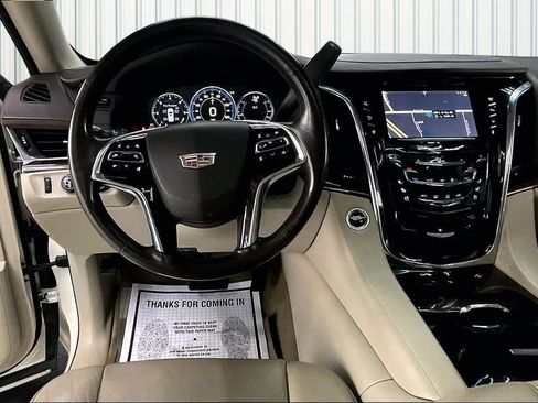 Used 2015 Cadillac Escalade Luxury AWD/4WD image 8
