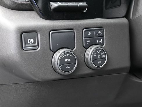 Used 2024 Chevrolet Silverado 1500 High Country w/ Technology Package image 16