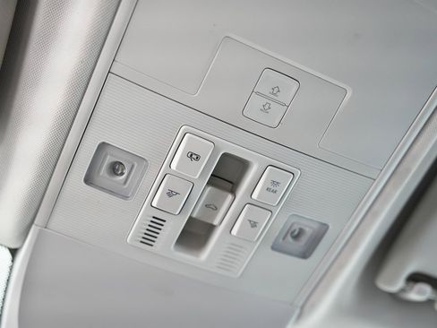 Used 2022 Volkswagen Taos SE image 49