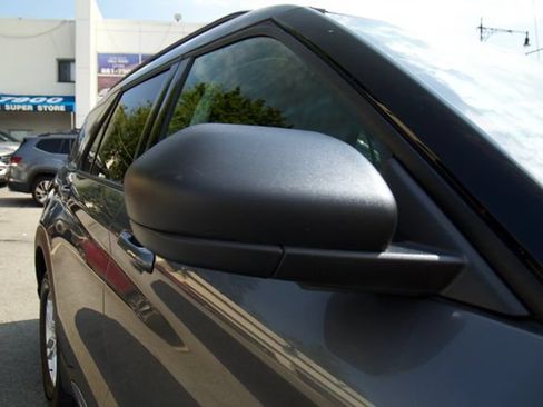 Used 2025 Ford Explorer Active AWD/4WD image 9