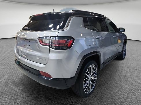 Used 2023 Jeep Compass Limited w/ Elite Group AWD/4WD image 3