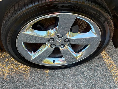 Used 2010 Dodge Challenger R/T image 39