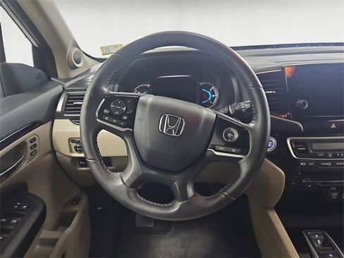 Used 2022 Honda Pilot Touring image 12
