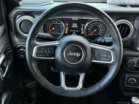 Used 2018 Jeep Wrangler Unlimited Sahara image 16