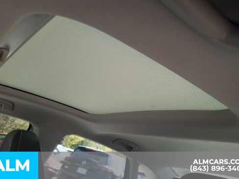 Used 2024 Volkswagen Jetta SE image 16