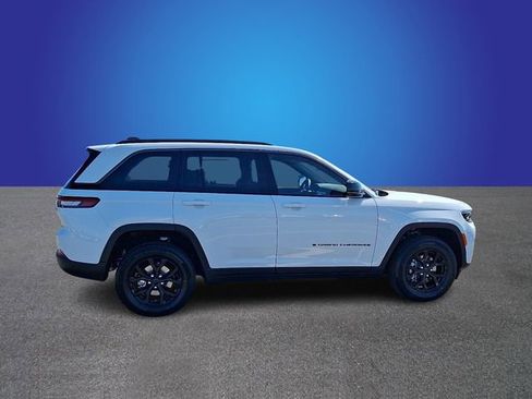 New 2026 Jeep Grand Cherokee 4WD image 3