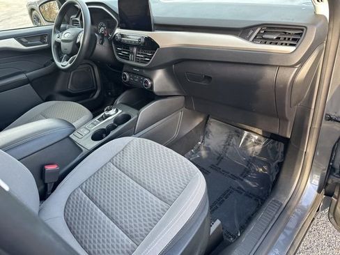 Used 2022 Ford Escape SE image 30
