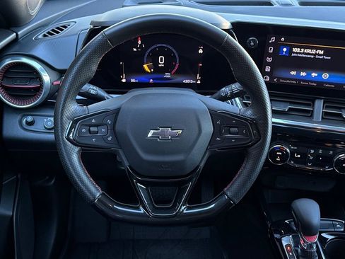Certified 2024 Chevrolet Trax RS FWD image 16