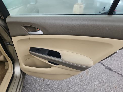 Used 2009 Honda Accord LX image 17