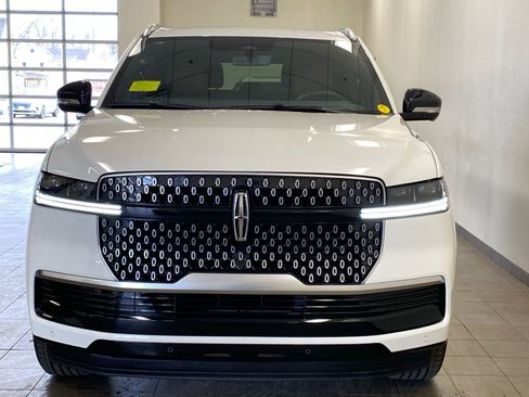 New 2026 Lincoln Navigator L Reserve image 3