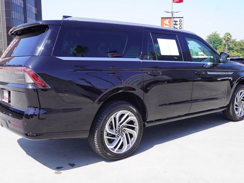 Used 2026 Lincoln Navigator L Reserve AWD/4WD image 7
