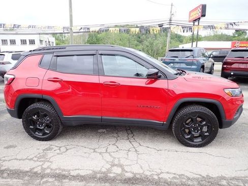 Used 2023 Jeep Compass Trailhawk w/ Trailhawk Convenience Group AWD/4WD image 7