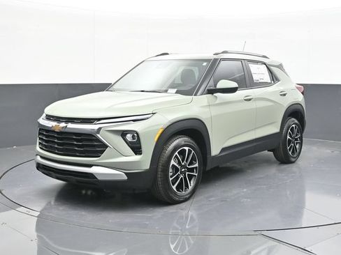 New 2026 Chevrolet TrailBlazer LT w/ Convenience Package FWD image 3