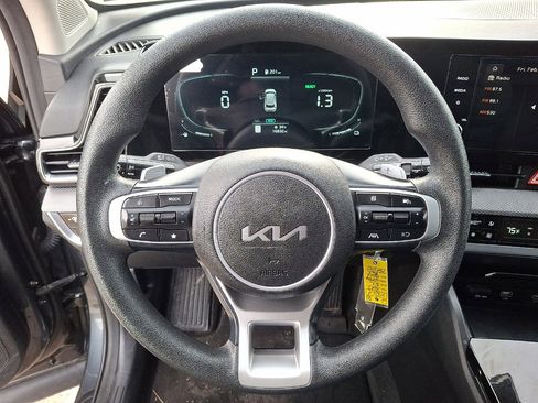 Used 2023 Kia Sportage LX image 16