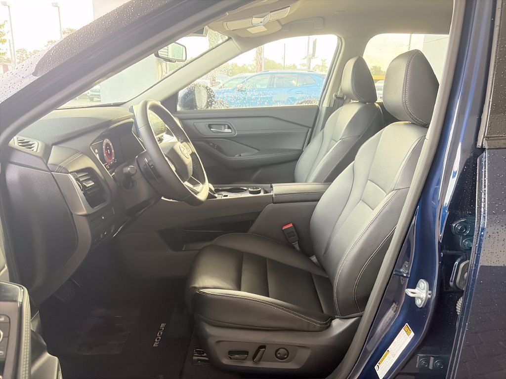 Used 2026 Nissan Rogue SL AWD/4WD image 9