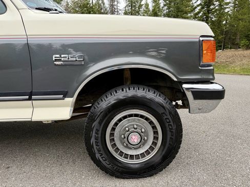 Used 1990 Ford F250 XL 2dr 4WD Standard Cab LB HD image 20