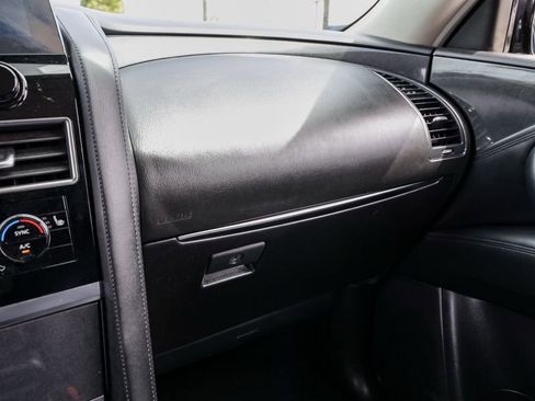 Used 2024 Nissan Armada SV RWD image 28