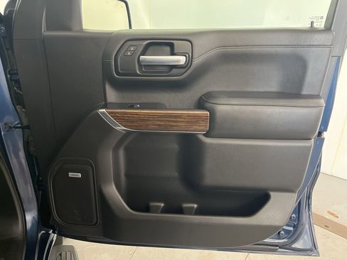 Used 2022 Chevrolet Silverado 1500 High Country image 59