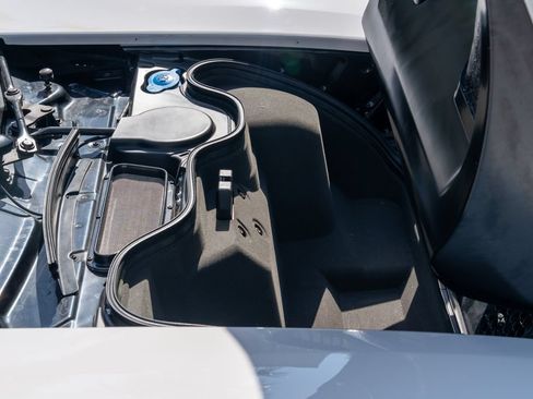 Used 2005 Ford GT RWD image 54