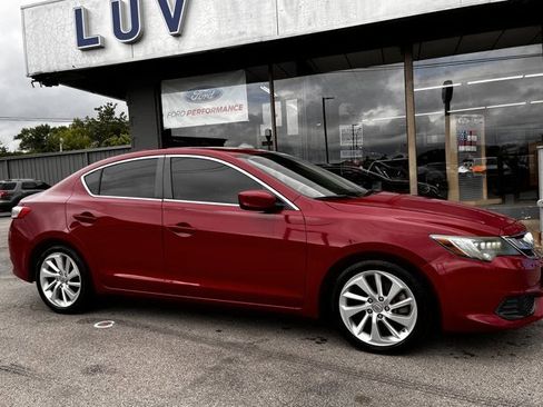 Used 2017 Acura ILX image 2