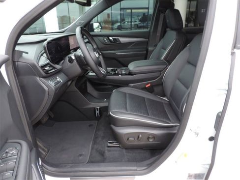 Certified 2025 Buick Enclave Sport Touring w/ Super Cruise Package image 13