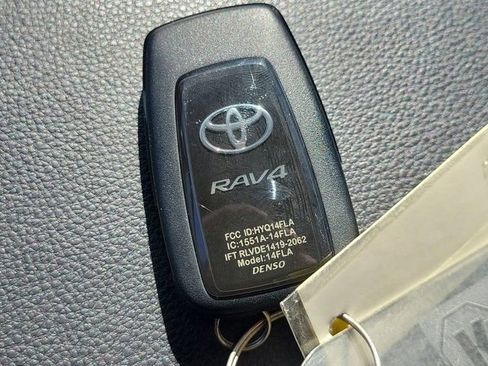 Used 2025 Toyota RAV4 XLE image 34