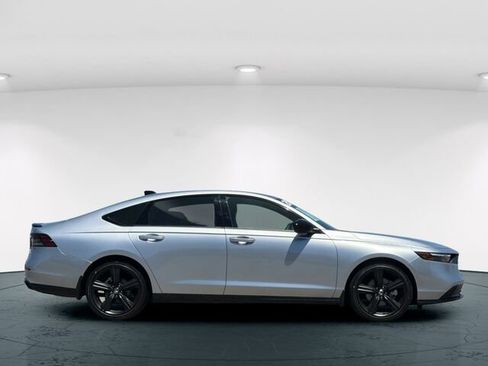 Used 2025 Honda Accord Sport image 8