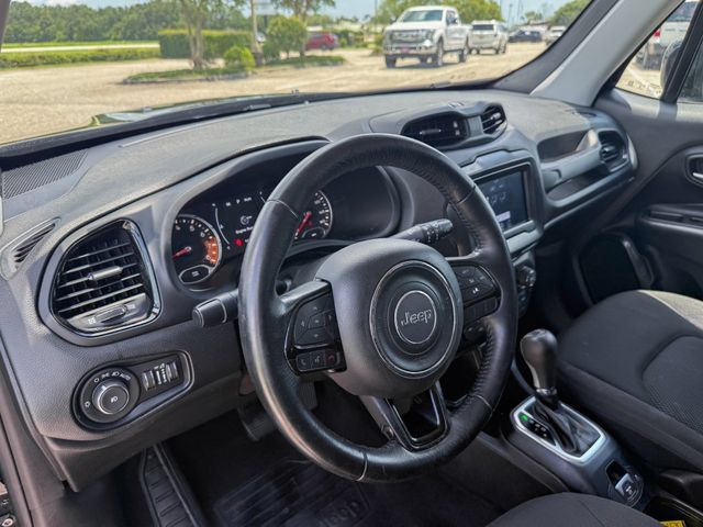 Used 2018 Jeep Renegade Altitude FWD image 14