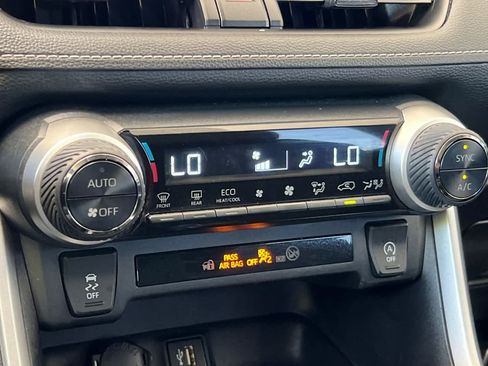 Used 2024 Toyota RAV4 XLE FWD image 22