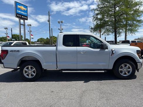 Used 2025 Ford F150 XLT w/ Equipment Group 301A Standard AWD/4WD image 4