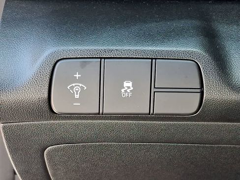 Used 2025 Hyundai Elantra Sport FWD image 22