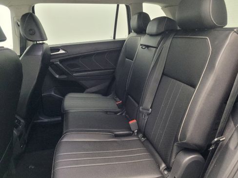 Used 2022 Volkswagen Tiguan SE image 18