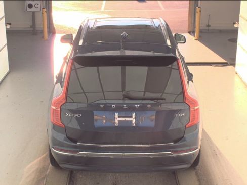 Used 2025 Volvo XC90 T8 Plus w/ Protection Package Premier image 3