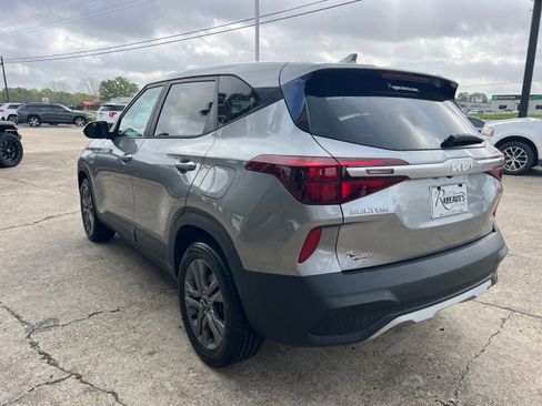 Used 2022 Kia Seltos LX image 8