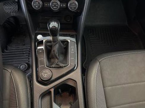 Used 2024 Volkswagen Taos SE image 15