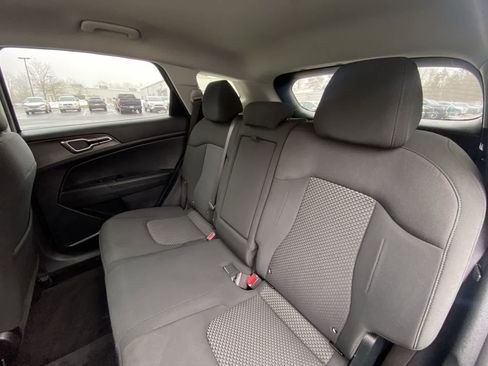 Used 2023 Kia Sportage LX image 31