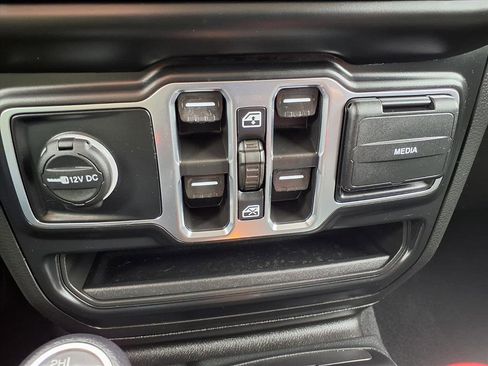 Used 2023 Jeep Wrangler Sport S image 10