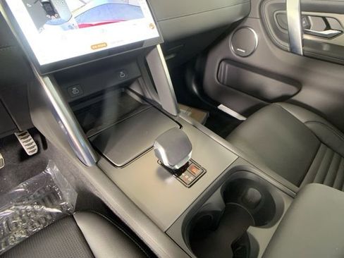 New 2025 Land Rover Discovery Sport Dynamic SE image 22