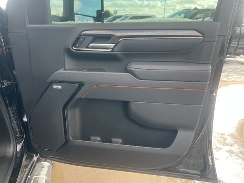 Used 2025 GMC Sierra 2500 AT4 w/ AT4 Premium Plus Package image 17