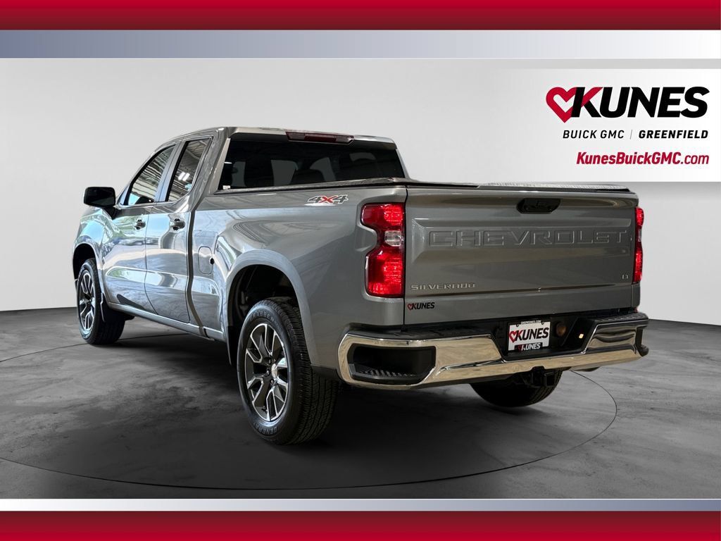 Used 2024 Chevrolet Silverado 1500 LT AWD/4WD image 8