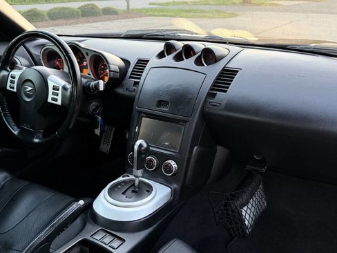 Used 2007 Nissan 350Z Touring image 16