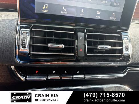 Used 2018 Lincoln Navigator L Reserve AWD/4WD image 19