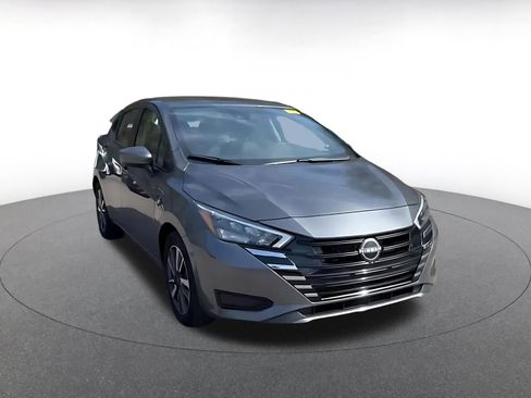 Used 2025 Nissan Versa SV image 3