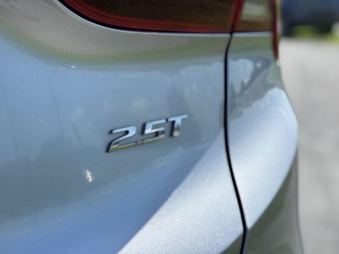 Used 2022 Hyundai Santa Fe Limited FWD image 11