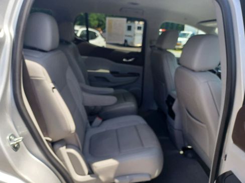 Used 2020 GMC Acadia SLT FWD image 19