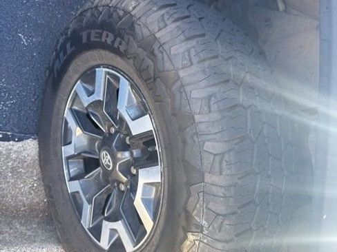 Used 2020 Toyota Tacoma TRD Off-Road image 20