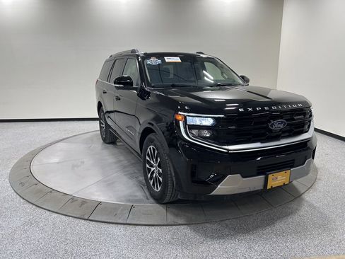 Certified 2025 Ford Expedition Platinum image 7